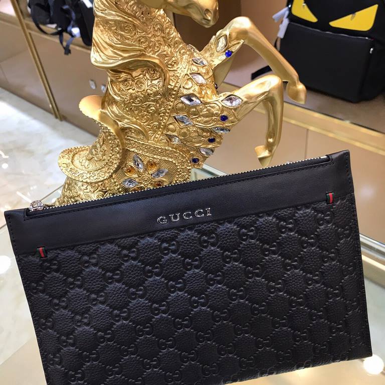 GucciGUCCI New men's handbag Original quality, perfect workmanship, another superb model is coming! Get rid of the previous classic design Enough to attract people's eyes     Model 8041 Size 29-19, black