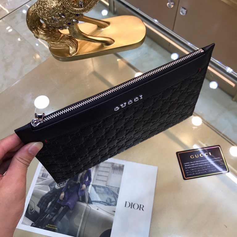 GucciGUCCI New men's handbag Original quality, perfect workmanship, another superb model is coming! Get rid of the previous classic design Enough to attract people's eyes     Model 8041 Size 29-19, black