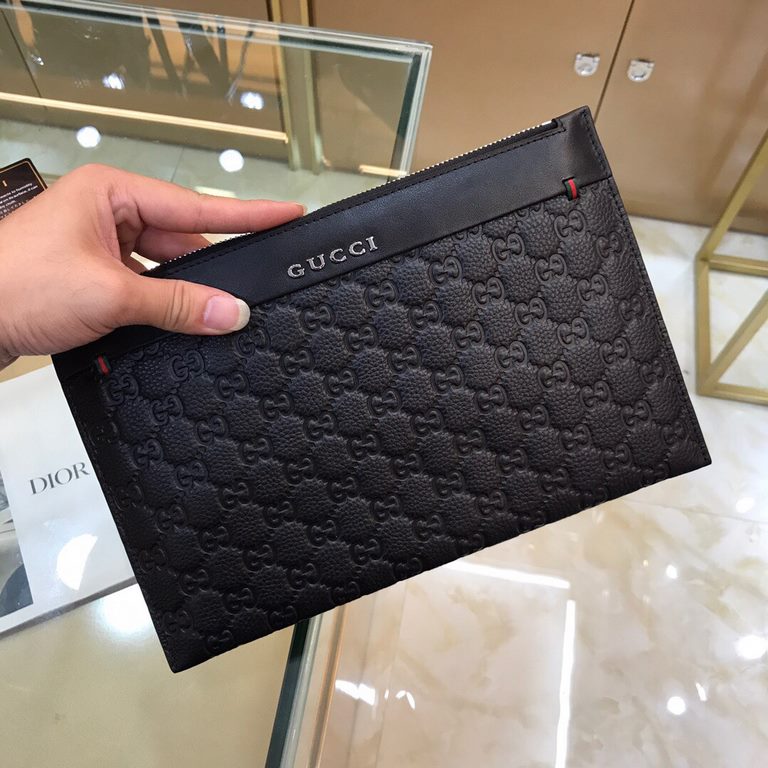 GucciGUCCI New men's handbag Original quality, perfect workmanship, another superb model is coming! Get rid of the previous classic design Enough to attract people's eyes     Model 8041 Size 29-19, black