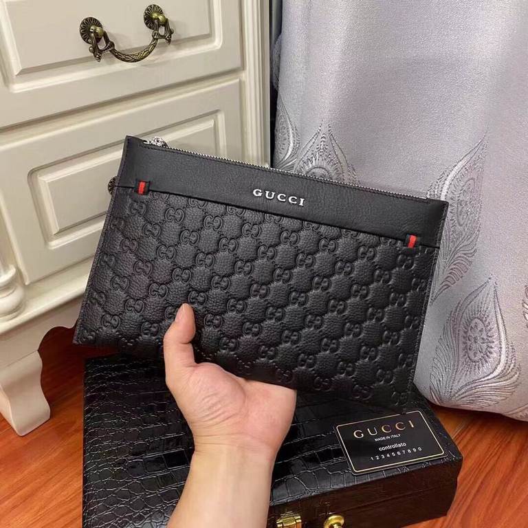 GucciGUCCI  New Men's Clutch Bag Original quality, perfect workmanship, another superb model to come! Get rid of the previous classic design Enough to attract people's eyes     Model 8041, Size 29-19, Black