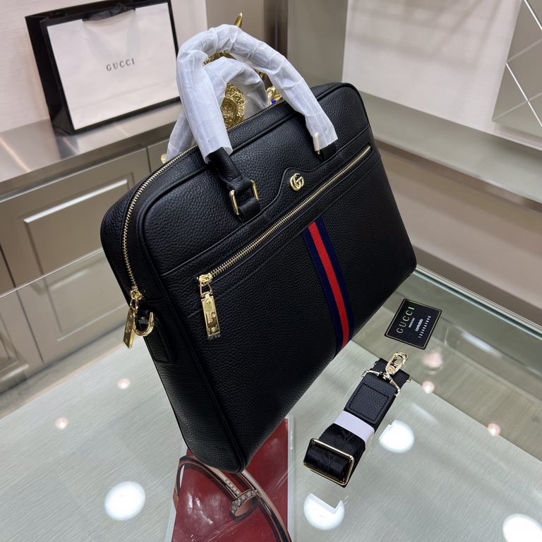 New - Tide   [GUCCI Gucci] briefcase   the most trendy and hottest models Imported head-layer cowhide leather, feel first-class   workmanship is very exquisite   show fashion and trend, presenting an inadvertent fashiona