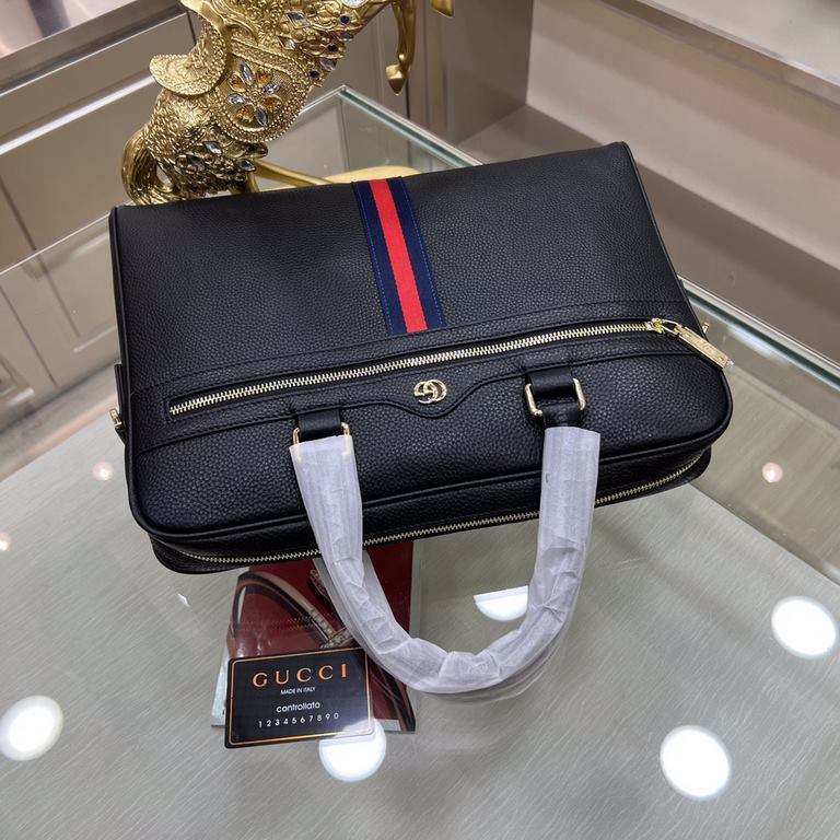 New - Tide   [GUCCI Gucci] briefcase   the most trendy and hottest models Imported head-layer cowhide leather, feel first-class   workmanship is very exquisite   show fashion and trend, presenting an inadvertent fashiona