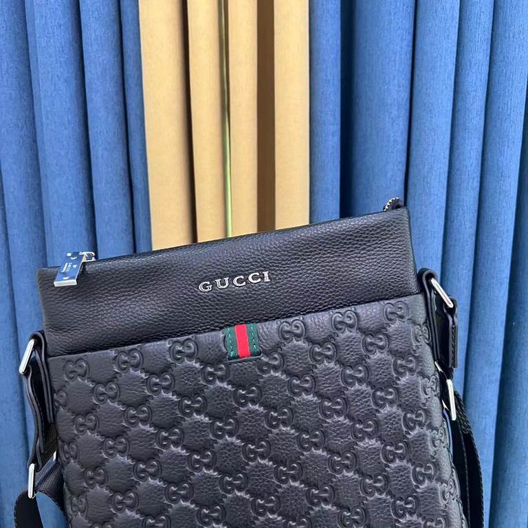 】Gucci Crossbody BagModel 28082-2Size 24-28-7Counter new    Heavy gold beat replica   original leather replica   leather super soft   super large capacity   customized counter original hardware  smooth zipper    perfect 