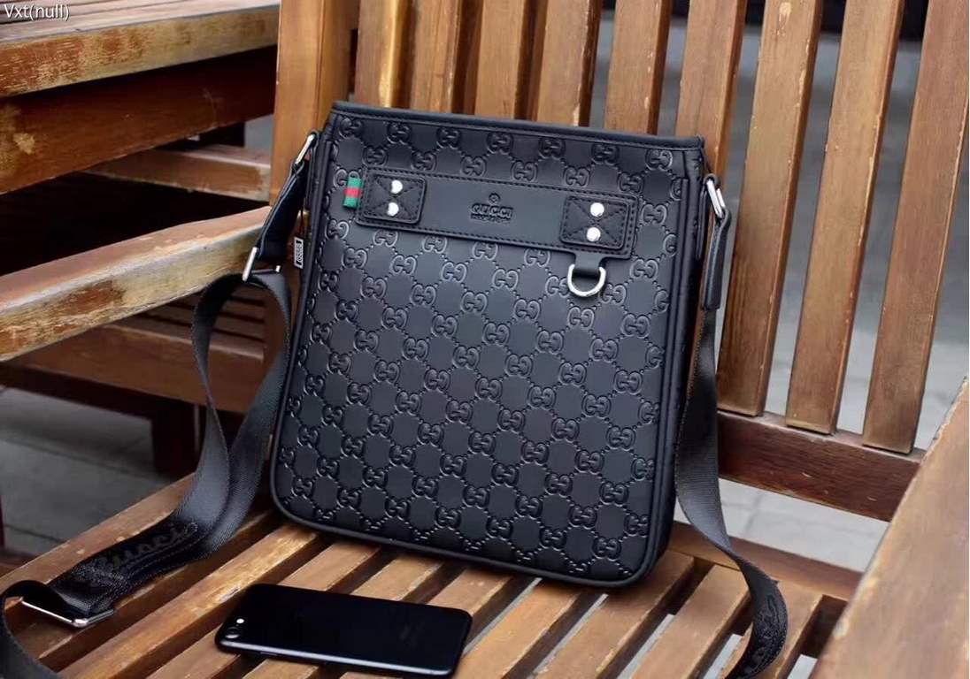 Batch (Model 33086 ~ crossbody bag black) Gucci GUCCI [Delight] 2021 Men's Casual Series      quite broad and smooth generous last design, with superb stitching to outline the leisure of the elegant mood,      depicts th