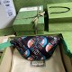 .  With a full set of original green box packaging The North Face x Gucci co-branded series of fanny packs, The North Face and Gucci have a similar development history and values, and uphold the same spirit of exploratio