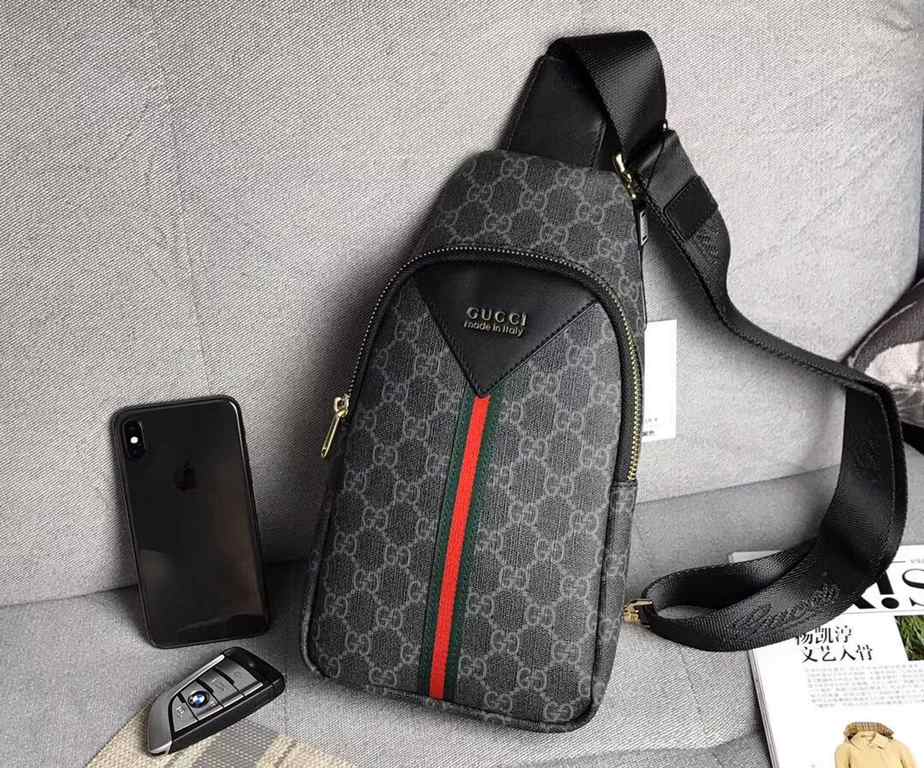 . Gucci model 33032 # black [imported hardware   with hand   wrist buckle  ] men's bag chest bag   explosive [strong] [strong]   counter synchronization, the original imported head layer of cowhide, high-end wheat!   Ori