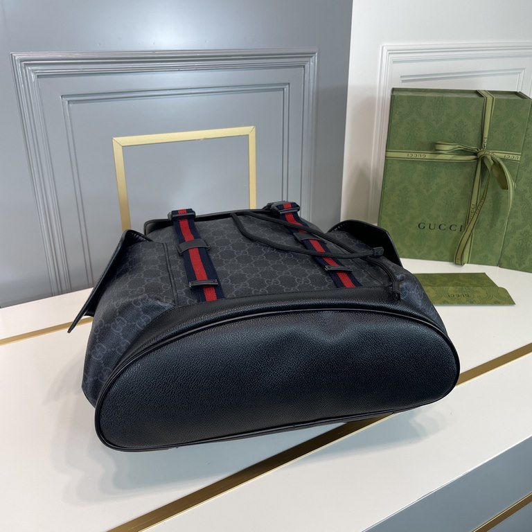 Original single goods [love] Gucci counter with the same models [fireworks] official website synchronization original single authentic. Counter with the same high-end men's casual backpack   workmanship is super refined 