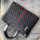 top goods Gucci handheld briefcase cross-body bag    classic fire shipment pull, without adding any effect) top imported original cowhide, ultra-high definition hardware logo logo, ultra-comfortable feel soft soft leathe