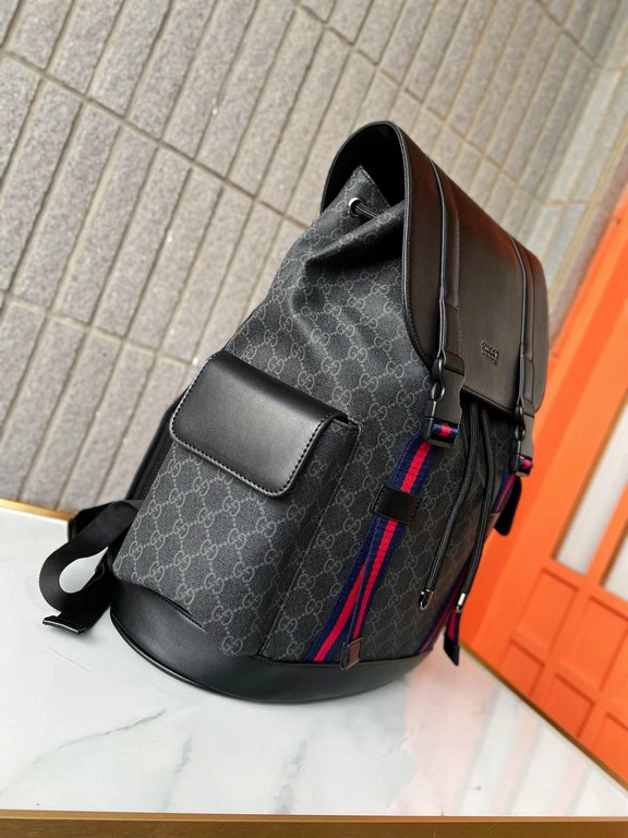 495563   High-end goods   New GUCCi duffel bag classic backpack accessories with striped webbing piping, incorporating this season's popular GG print, the early spring collection in a colorful way. GG Supreme high-grade 