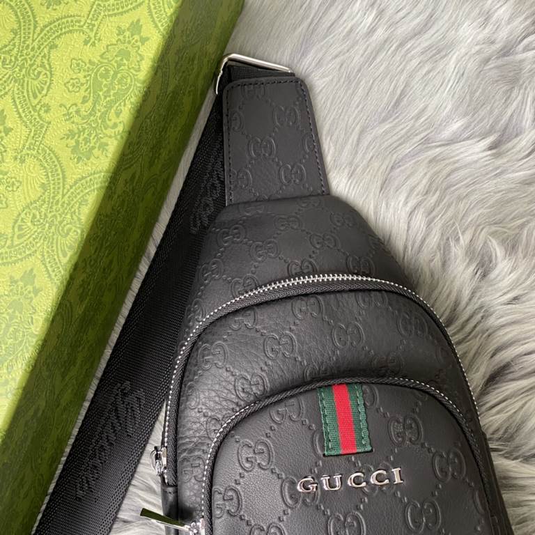 [Distribution of the original box] [Original single goods] [love] Gucci original single authentic new counter with the same high-end men's casual chest bag   workmanship is super refined and elegant. With imported raw ma