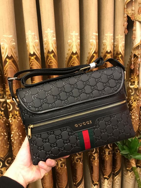 Top gucci models    most   explosive models   men's casual crossbody bags   Italy    imported top cowhide leather   impeccable hardware.  Master design, senior tailor Perfect version Great on hand  Unique design concept,