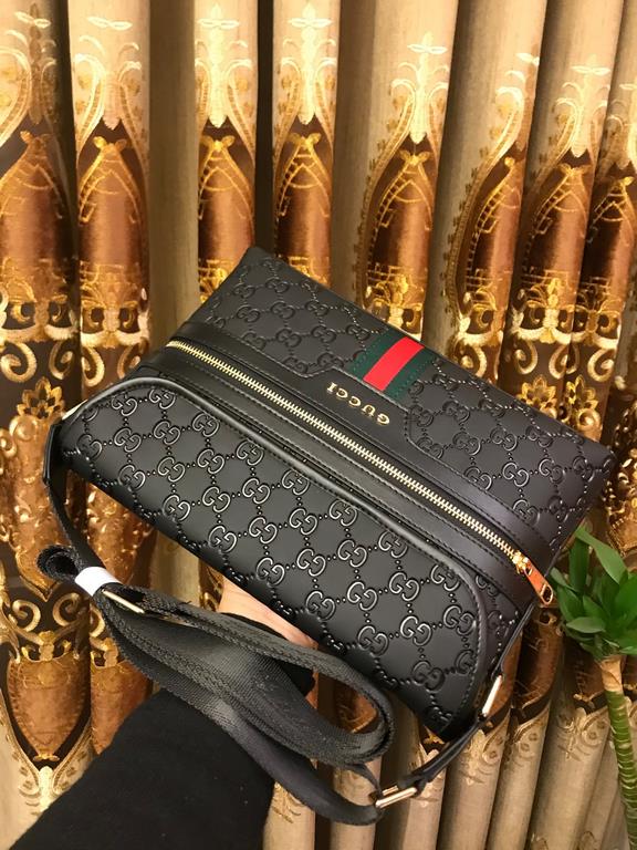 Top gucci models    most   explosive models   men's casual crossbody bags   Italy    imported top cowhide leather   impeccable hardware.  Master design, senior tailor Perfect version Great on hand  Unique design concept,