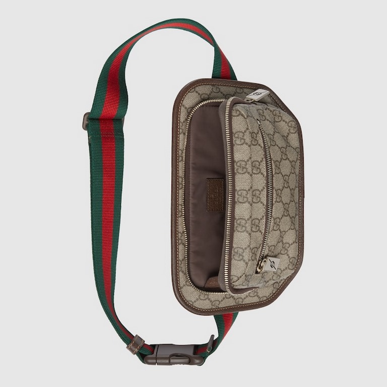 GGG Belt Pouch Model No. 760217Widely used in Gucci's collections, GGG Supreme canvas has become an iconic fabric. On this fanny pack, it's crafted in beige and ebony, injecting a touch of modernity into this accessory.G