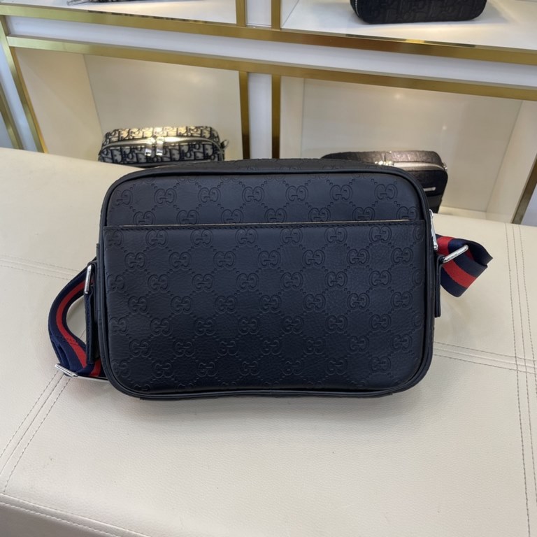 .      Original official website 8004-3 Gucci original single authentic new counter with the same high-end men's casual cross-body bag   workmanship is super refined and elegant. With imported raw materials cowhide count