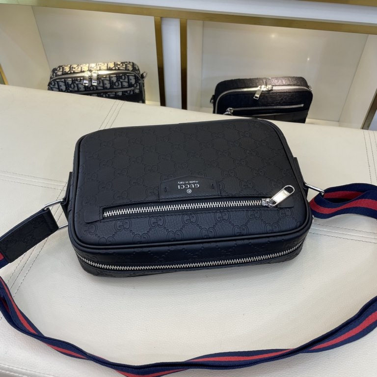 .      Original official website 8004-3 Gucci original single authentic new counter with the same high-end men's casual cross-body bag   workmanship is super refined and elegant. With imported raw materials cowhide count