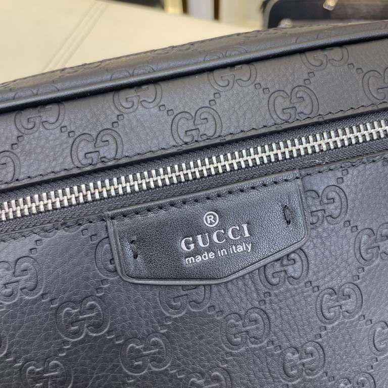 .      Original official website 8004-3 Gucci original single authentic new counter with the same high-end men's casual cross-body bag   workmanship is super refined and elegant. With imported raw materials cowhide count