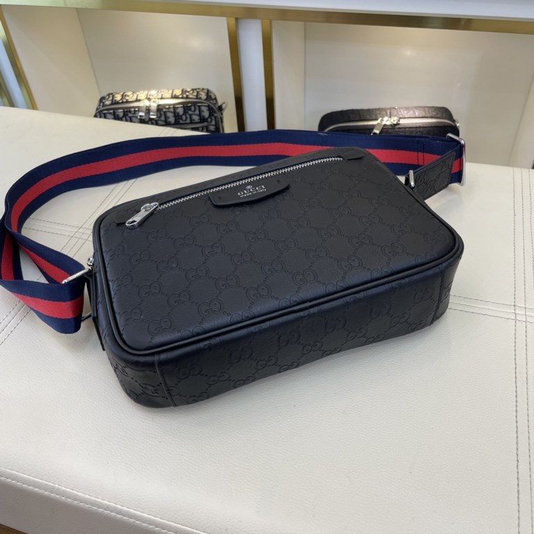 .      Original official website 8004-3 Gucci original single authentic new counter with the same high-end men's casual cross-body bag   workmanship is super refined and elegant. With imported raw materials cowhide count