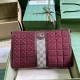 .   With a full set of original green box packaging   Mini GG Canvas Clutch Bag.Gucci's small leather accessories push the boundaries of design and continue to reinterpret classic travel pieces in a personalized way. Thi