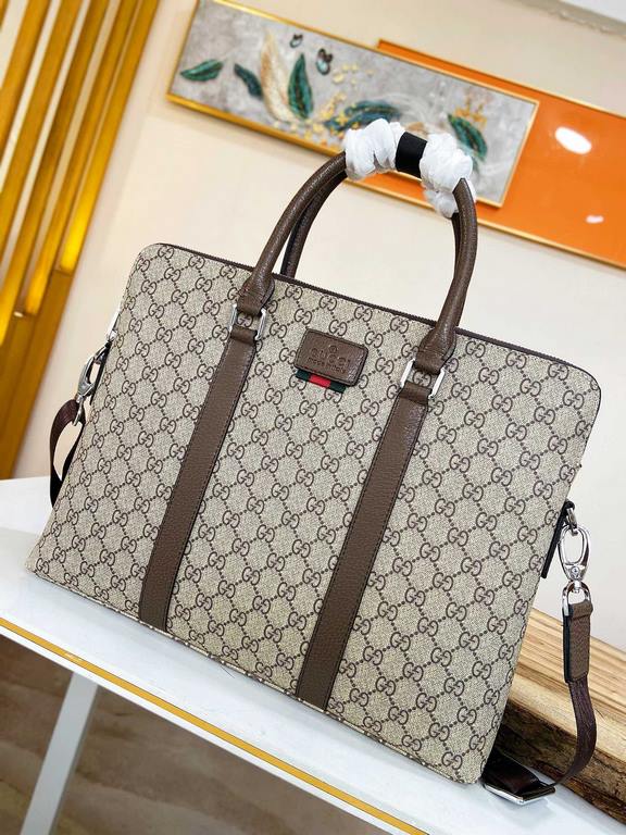 秘 [Gucci Briefcase]     Italian Milan counter new    Imported special fabrics with cowhide  [Strong] Casual Outdoor Backpacks, Calling Counter      Top Original Single Goods  [Strong] That texture is impeccable. Unique i