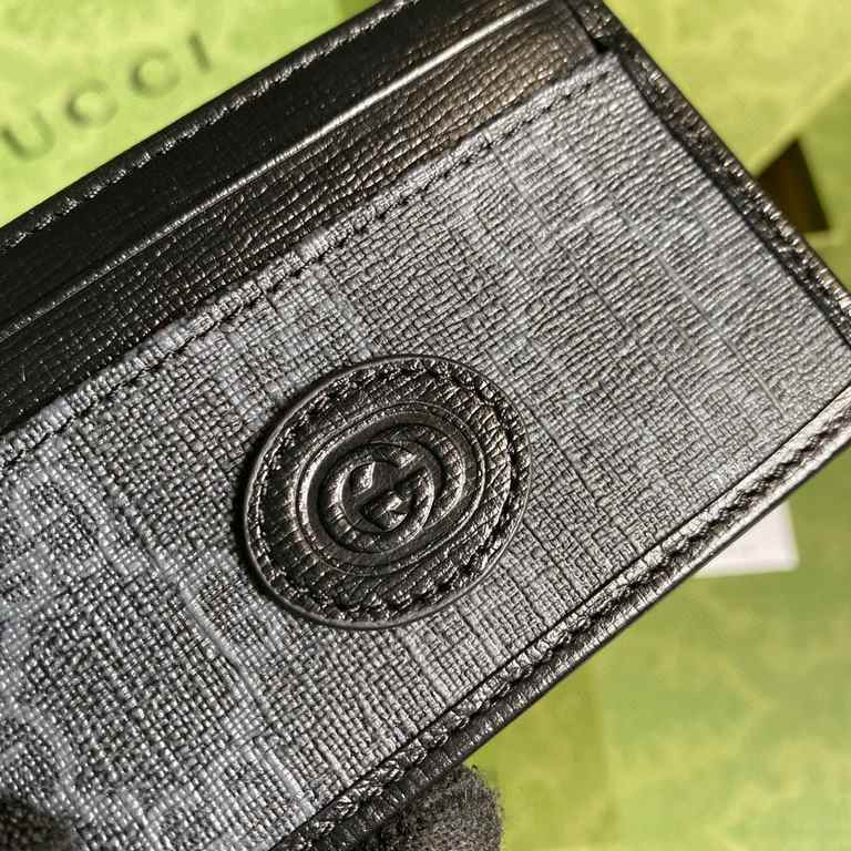 .   Comes with a full set of original green box packaging   This simple and slim wallet is made of black GG Supreme canvas, decorated with the same tone leather piping and interlocking double G tag, highlighting the char