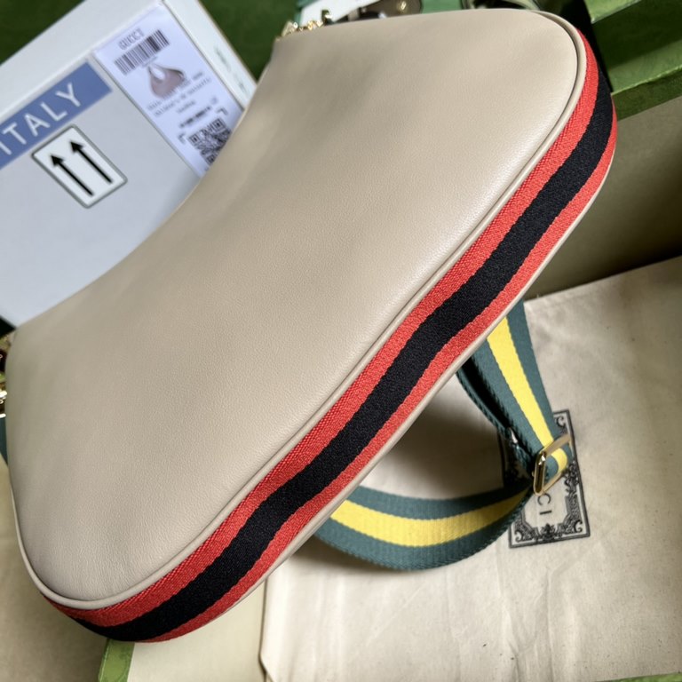 .  With a full set of original green box packaging GG Gucci Attache Series Large Shoulder Backpack The Gucci Love March series is a refreshed interpretation of the brand's canonical elements, paying homage to the endurin