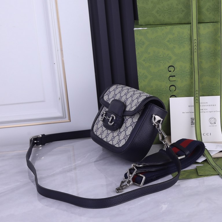 ! [Exclusive real shot background]   Top original single   GUCCI Gucci 1955 Horsebit Bag Horsebit Buckle Saddlebag,  Color pvc blue material with orchid leather  2022 must-have single product, the classic horsebit buckle