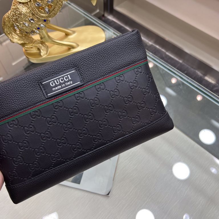 Gucci Gucci   new clutch bag, soft retro double G flower leather, is undoubtedly this season doubly sought after beautiful point la! Low-profile luxury, comfortable feel, simple and refreshing design more catering to urb