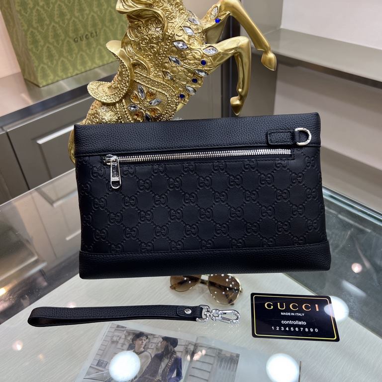 Gucci Gucci   new clutch bag, soft retro double G flower leather, is undoubtedly this season doubly sought after beautiful point la! Low-profile luxury, comfortable feel, simple and refreshing design more catering to urb