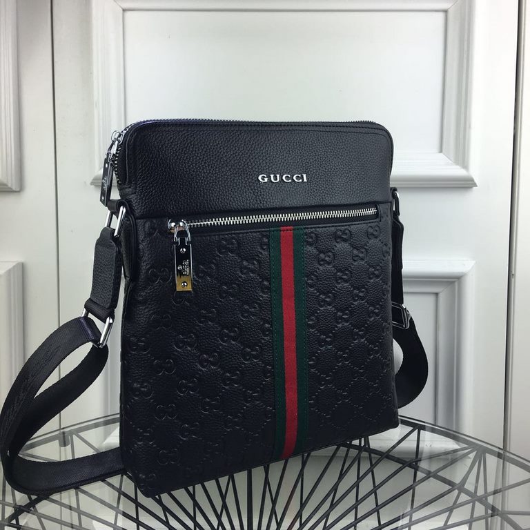 top goods Gucci GUCCi crossbody bag    classic hot shipping pull, without adding any effect) top imported original cowhide, ultra-high definition hardware logo logo, ultra-comfortable feel soft soft leather, ultra-high t