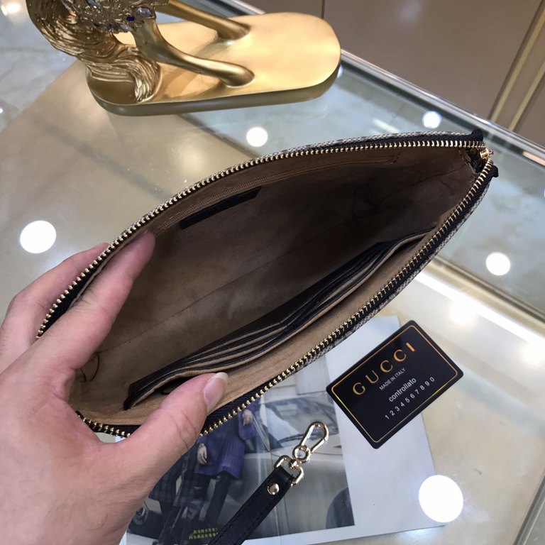 GUCCI Gucci The latest explosion of men's shoulder bags, high-end quality fabrics with imported layer of scalp Leather grain clear leather gloss is excellent, the leather feel soft and comfortable    perfect interpretati