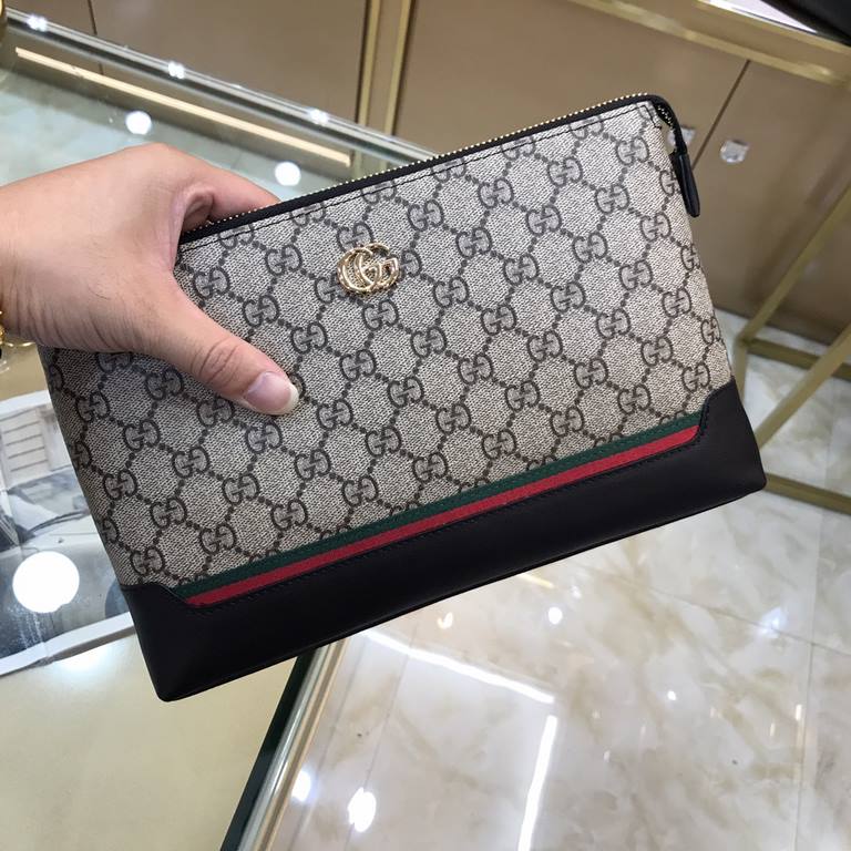 GUCCI Gucci The latest explosion of men's shoulder bags, high-end quality fabrics with imported layer of scalp Leather grain clear leather gloss is excellent, the leather feel soft and comfortable    perfect interpretati