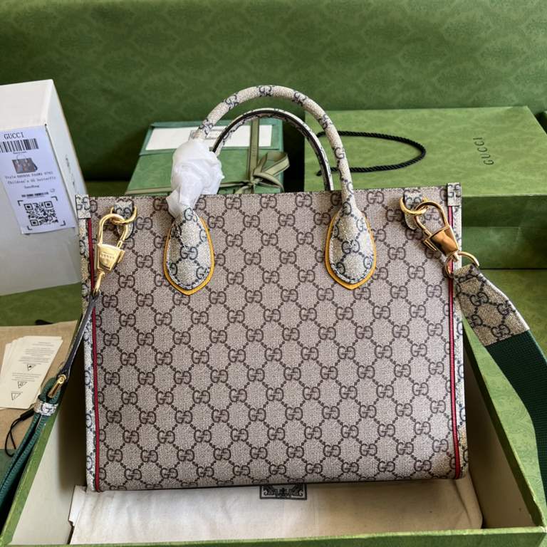 The collection Exquisite Gucci is vividly adorned with everything from shoes to tots.   with a full set of original green box packaging  Exquisite Gucci small tote bag FAAWA 9782, the collection name Exquisite Gucci vivi