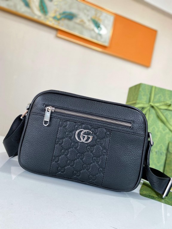 秘秘 Gucci    Counter the latest explosion of men's crossbody bags, heavy money to create a new channel goods   energetic   ideal for men's   the original hardware  LOGO clear and unparalleled   top layer of cowhide   qual