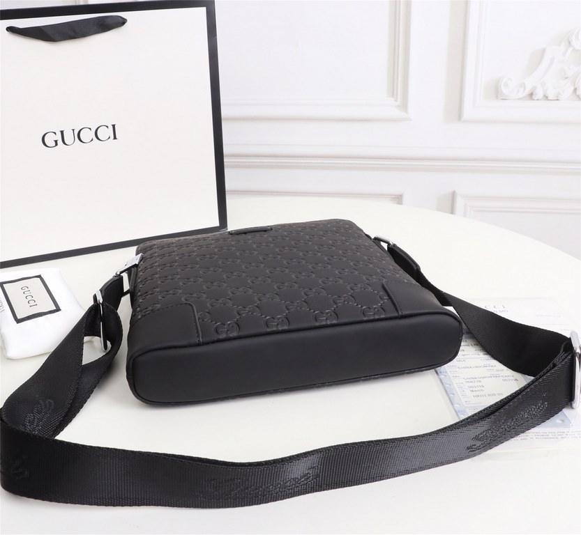 (Lot. Model K7-3 ~ crossbody bag black) Gucci GUCCI [Delight] men's casual series      quite broad smooth and generous last design, with superb stitching to outline the leisure of the elegant mood,      depicts a man's s