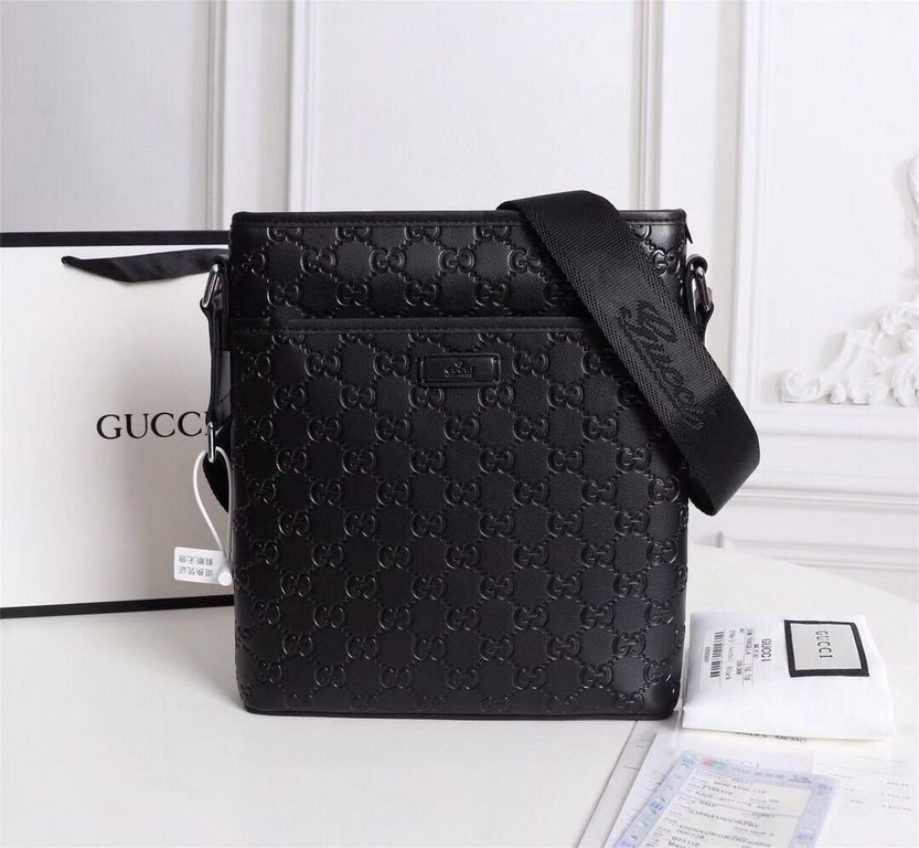 (Model 0186-3 ~ crossbody bag black) Gucci GUCCI [Delight] men's casual series      quite broad and smooth generous last design, with superb stitching outlines the casual elegance of the mood,      depicts the man's self