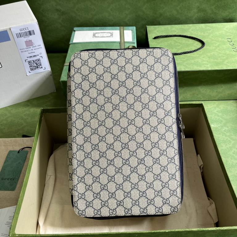 .   With a full set of original green box packaging   GGG Large Square Bag, Gucci's new travelware collection draws on design elements from the 1900s, the heyday of luxury travel luggage. In the brand's recognizable blue