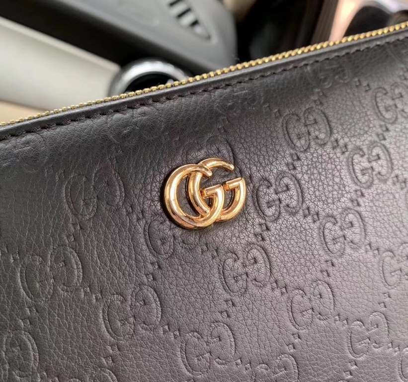 Gucci    super soft classic flower leather, back with texture waterproof zipper pockets, YKK corn tooth zipper, characteristic double leather tag, the version of high-grade hook and loop buckle, the internal set of float