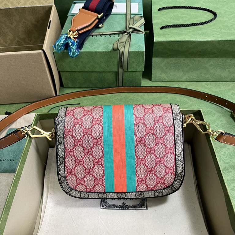 .   With a full set of original green box packaging   Chinese New Year collection Gucci Horsebit 1955 mini handbag. To celebrate the New Year and the festivities that come with it, the House presents a variety of colorfu