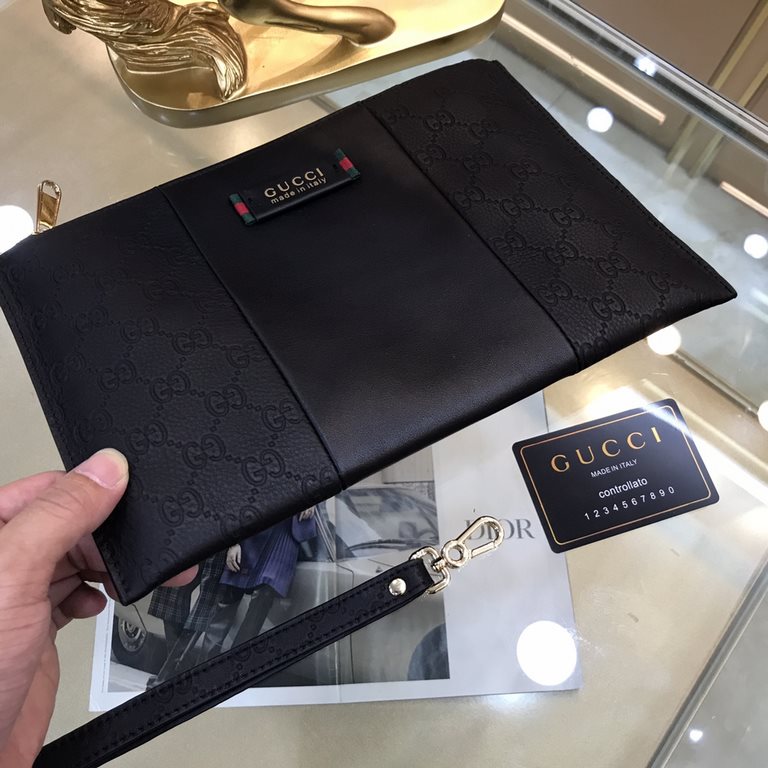 Gucci Gucci   new clutch bag, soft retro double G flower leather, is undoubtedly this season doubly sought after beautiful point la! Low-profile luxury, comfortable feel, simple and refreshing design more catering to urb