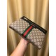 With the box     year (Gucci Gucci   ) handbag G home the latest models, exclusive first,  the original version of the quality, fine workmanship, and another super models popping models attack! Inside 6 large card slots,