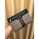 With the box     year (Gucci Gucci   ) handbag G home the latest models, exclusive first,  the original version of the quality, fine workmanship, and another super models popping models attack! Inside 6 large card slots,