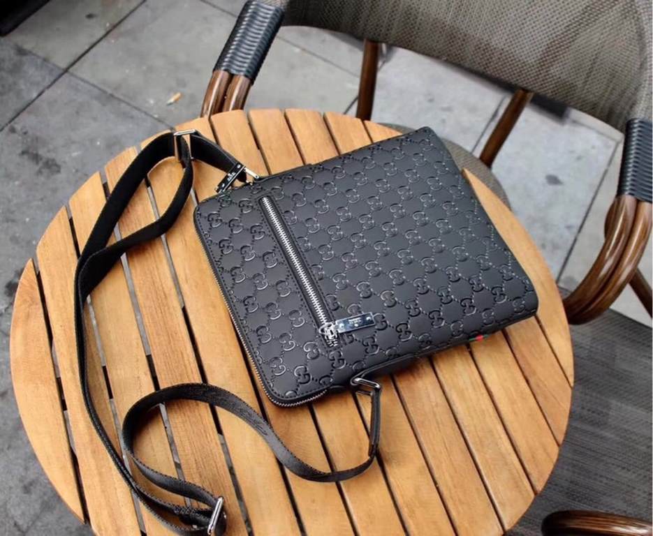 Batch [original quality] Model 1613 ~ Crossbody Black Gucci GUCCI [Delight] Men's Casual Series      quite broad and smooth generous last design, with superb stitching to outline the leisure of the elegant mood,      dep