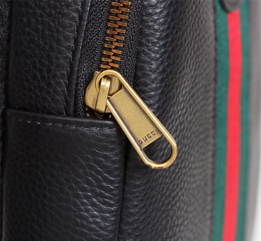 Gucci [G family]    hot new - chest bag   classic red and green stripes, simple and stylish  hundred   effect is very great     exclusive physical photos  , self-use gift   preferred   size  19304 Model 0425