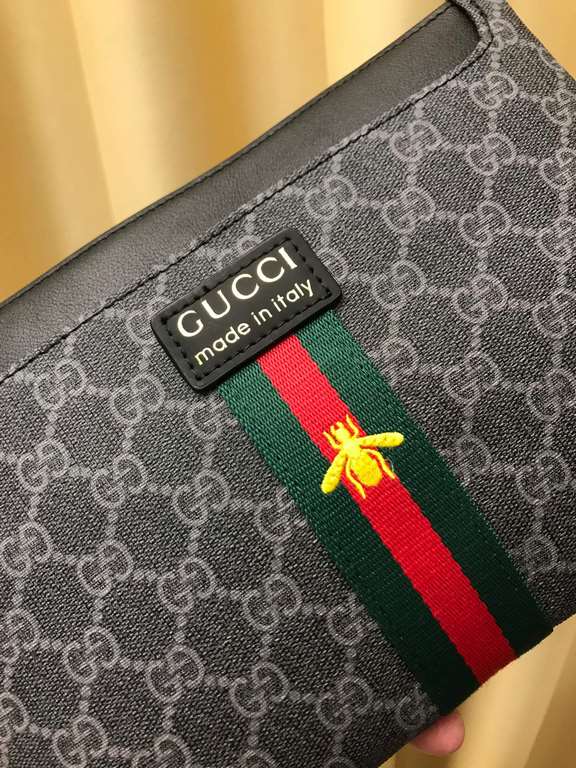 With the box     year (Gucci Gucci   ) handbag G home the latest models, exclusive first,  the original version of the quality, fine workmanship, and another super models popping models attack! Inside there are 6 large c