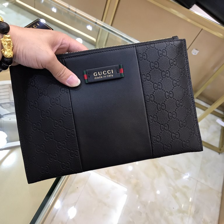 Gucci Gucci   new clutch bag, soft retro double G flower leather, is undoubtedly this season doubly sought after beautiful point la! Low-profile luxury, comfortable feel, simple and refreshing design more catering to urb