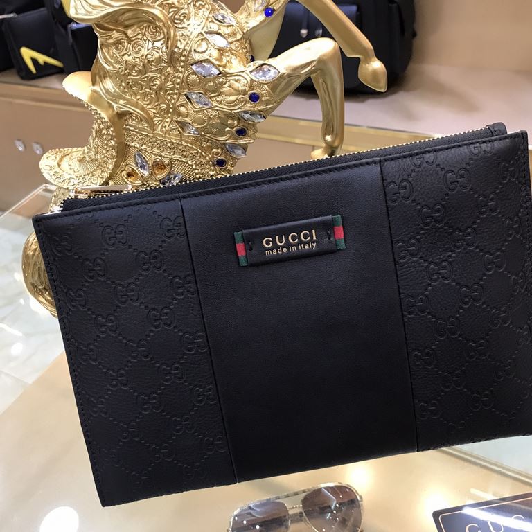 Gucci Gucci   new clutch bag, soft retro double G flower leather, is undoubtedly this season doubly sought after beautiful point la! Low-profile luxury, comfortable feel, simple and refreshing design more catering to urb