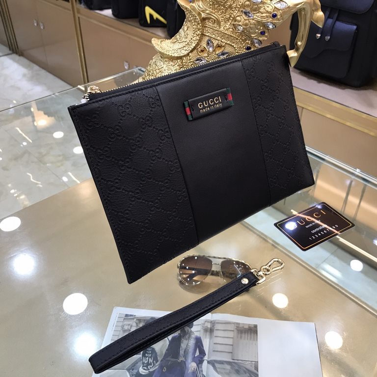 Gucci Gucci   new clutch bag, soft retro double G flower leather, is undoubtedly this season doubly sought after beautiful point la! Low-profile luxury, comfortable feel, simple and refreshing design more catering to urb