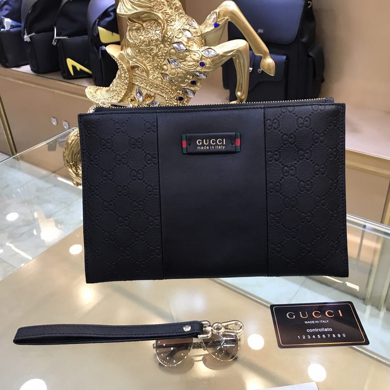 Gucci Gucci   new clutch bag, soft retro double G flower leather, is undoubtedly this season doubly sought after beautiful point la! Low-profile luxury, comfortable feel, simple and refreshing design more catering to urb