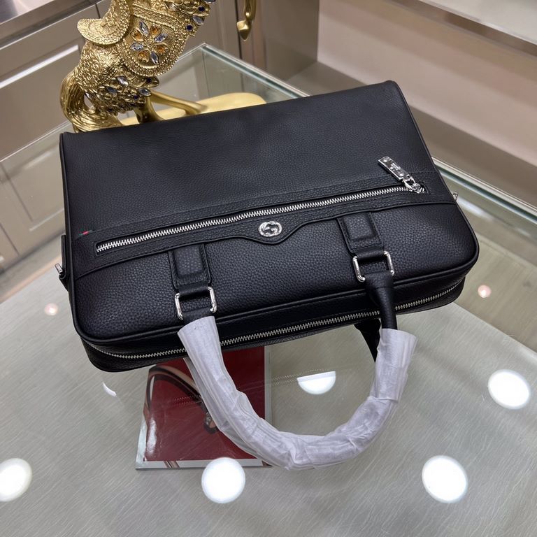 New - Tide   [GUCCI Gucci] briefcase   the most trendy and hottest models Imported head-layer cowhide leather, feel first-class   workmanship is very exquisite   show fashion and trend, presenting an inadvertent fashiona