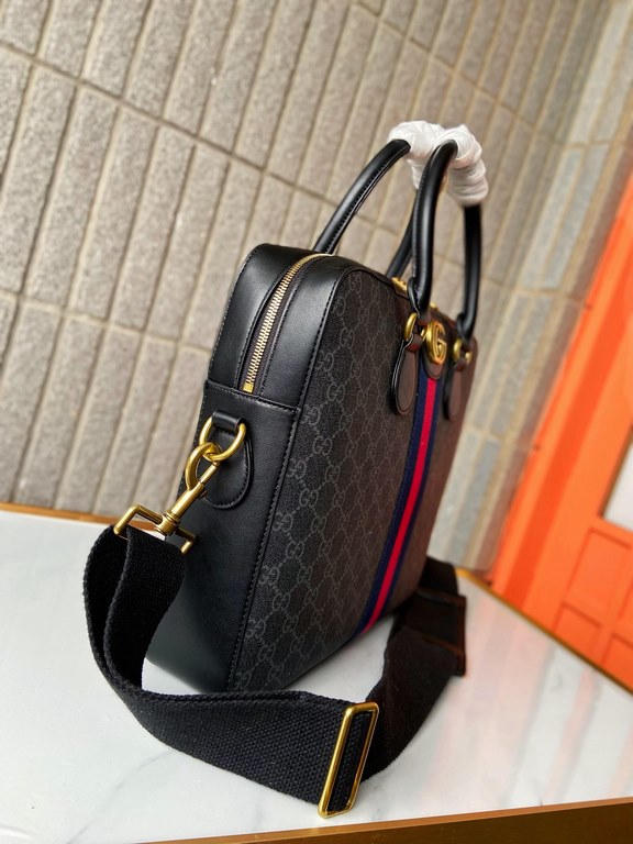 574973   High-end   The new GUCCI Ophidia collection presents a new design briefcase in GG Supreme synthetic canvas, featuring the brand's iconic webbing and double G-shaped hardware. The double handles and detachable sh